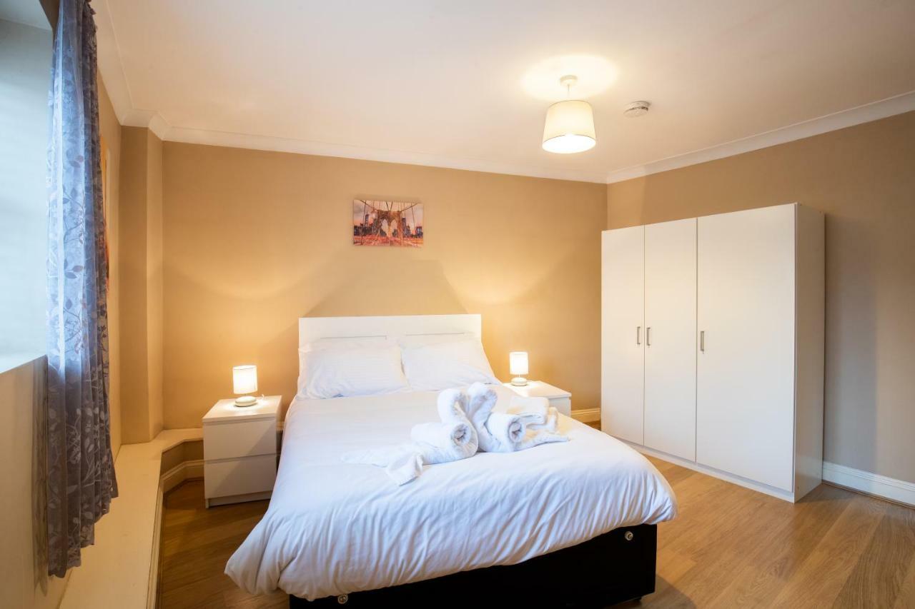 شقة Spacious 2Br Flat In Stansted ستانستيد ماونتفيتشت المظهر الخارجي الصورة