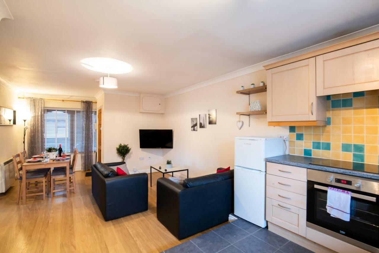 شقة Spacious 2Br Flat In Stansted ستانستيد ماونتفيتشت المظهر الخارجي الصورة
